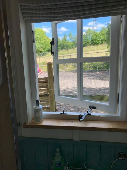 Romantic Shepherds Hut With Stunning Sunsets Hollingbourne Zewnętrze zdjęcie